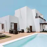 Lyra, Piscina Climatizada Playa Blanca (Lanzarote)