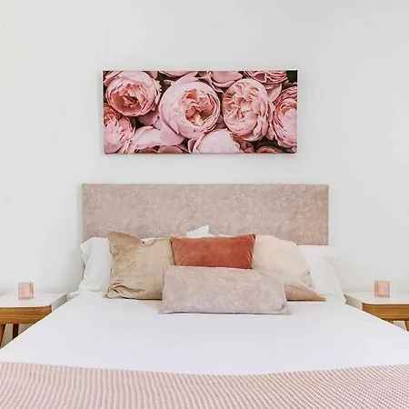 Lyra, Piscina Climatizada *