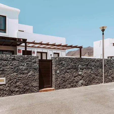 Lyra, Piscina Climatizada * Playa Blanca (Lanzarote)