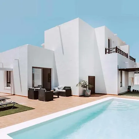 Lyra, Piscina Climatizada بلايا بلانكا