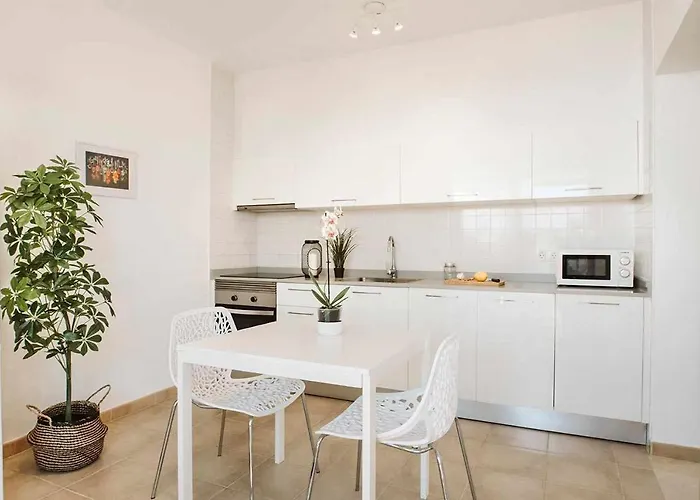 Lyra Piscina Climatizada Villa