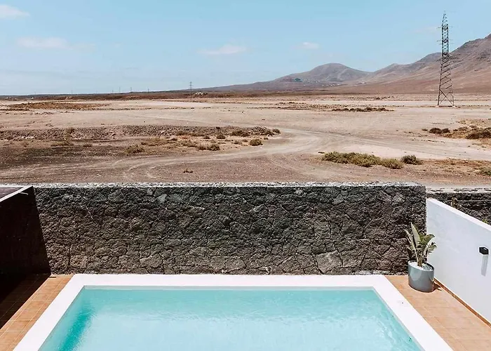 Lyra, Piscina Climatizada *